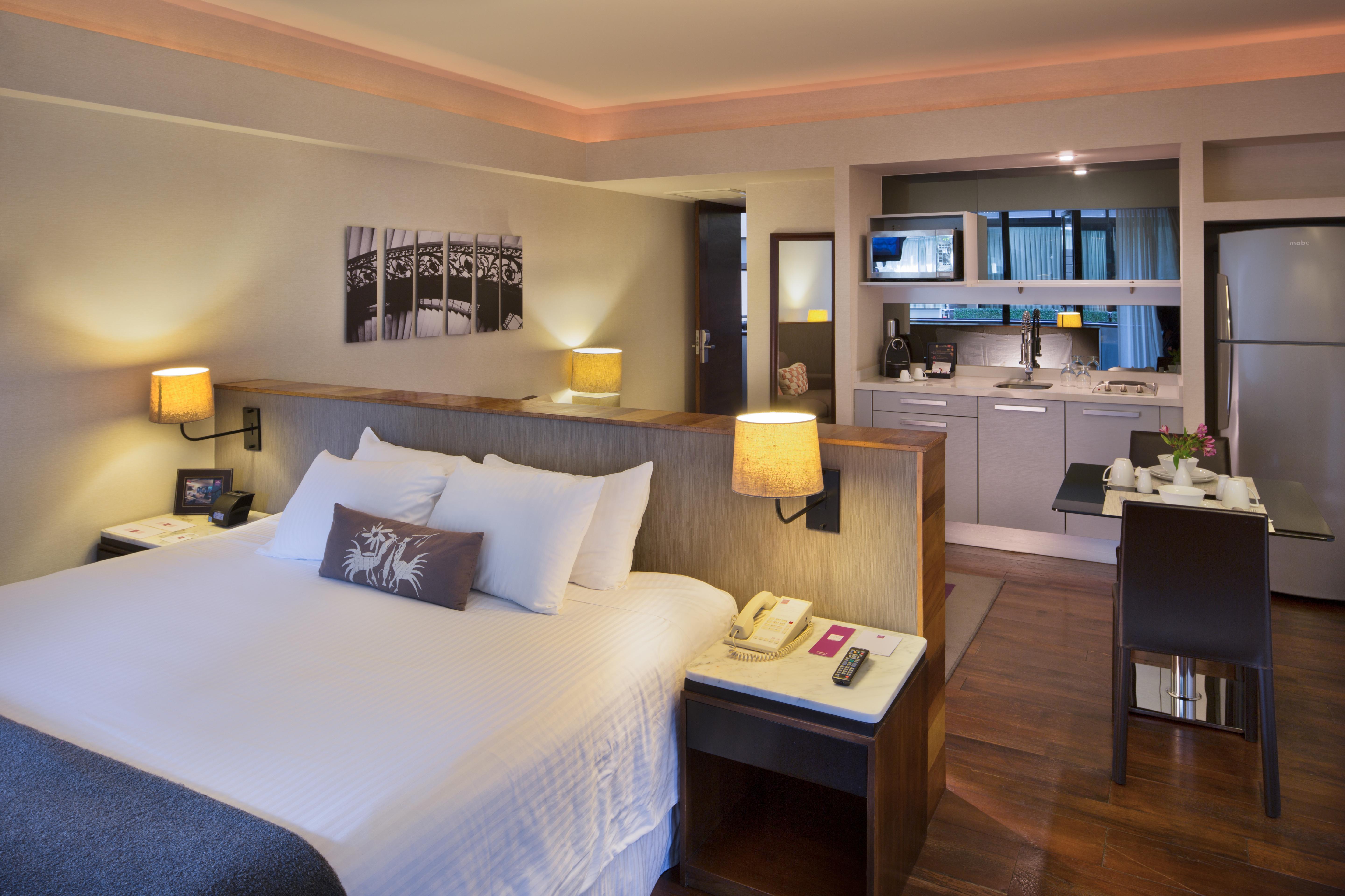 Las Suites Campos Eliseos Мексико Сити Екстериор снимка