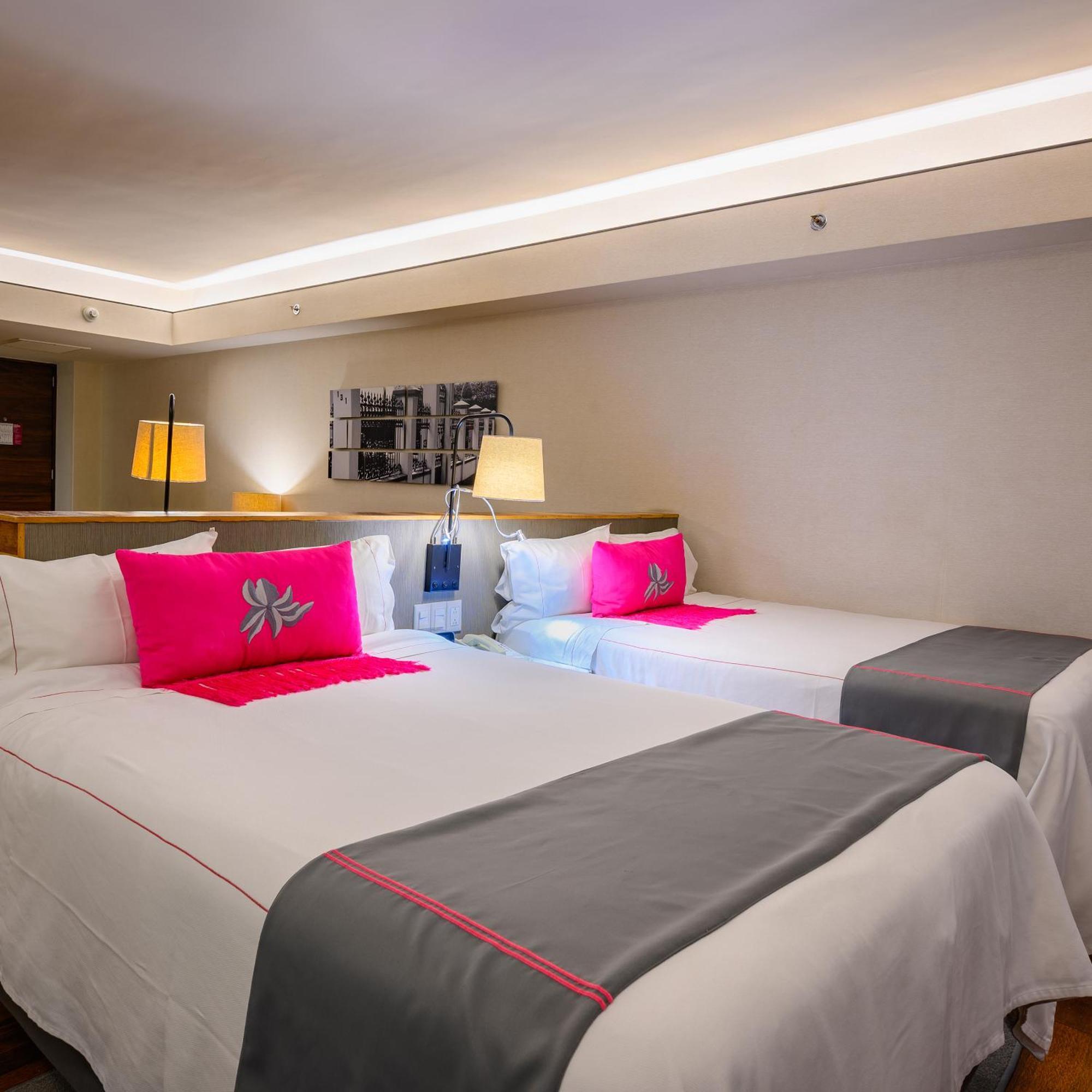 Las Suites Campos Eliseos Мексико Сити Екстериор снимка