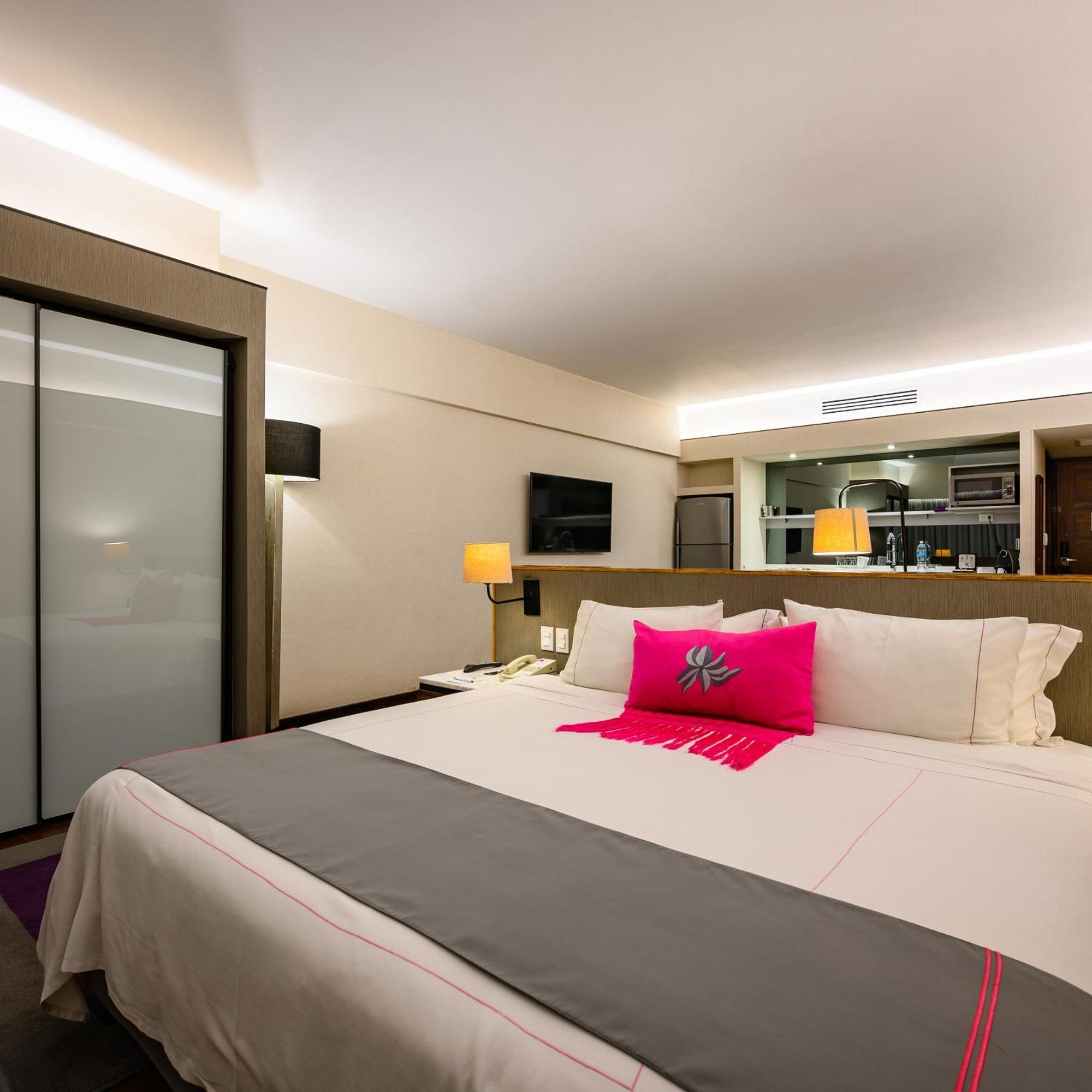 Las Suites Campos Eliseos Мексико Сити Екстериор снимка